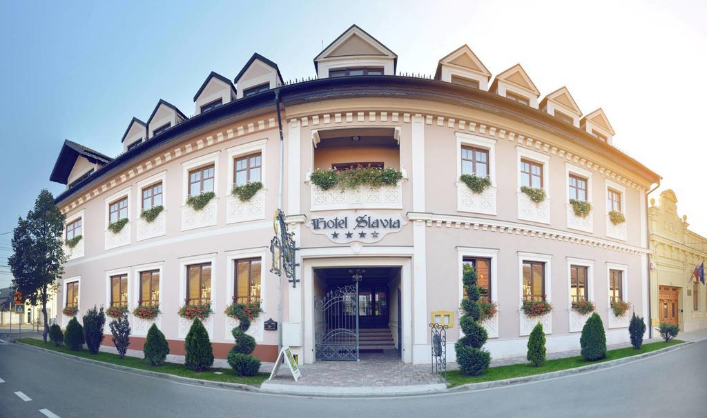 Hotel Slavia Salonta Exteriér fotografie