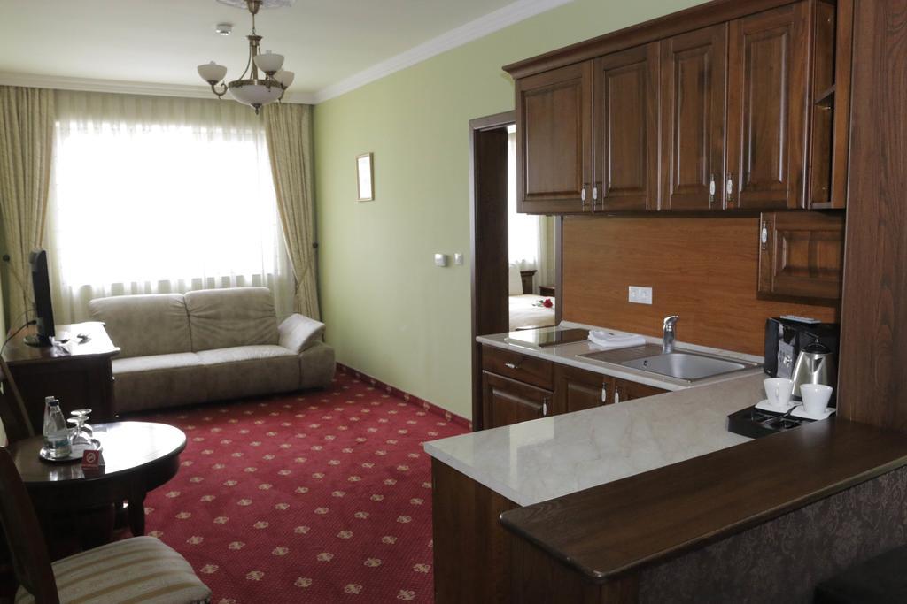 Hotel Slavia Salonta Exteriér fotografie