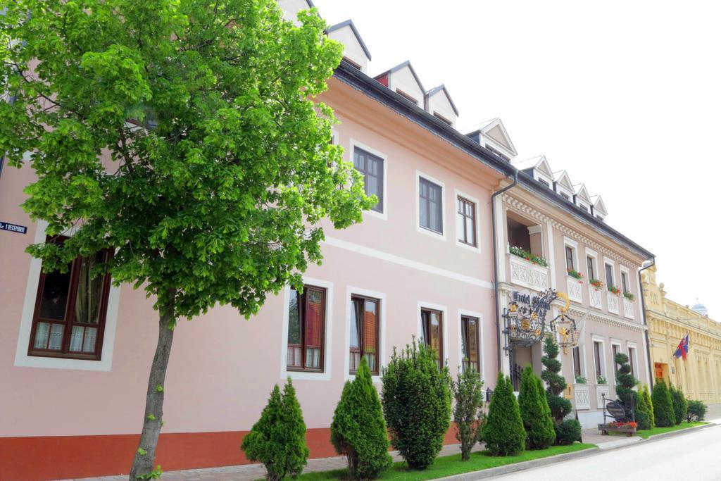 Hotel Slavia Salonta Exteriér fotografie