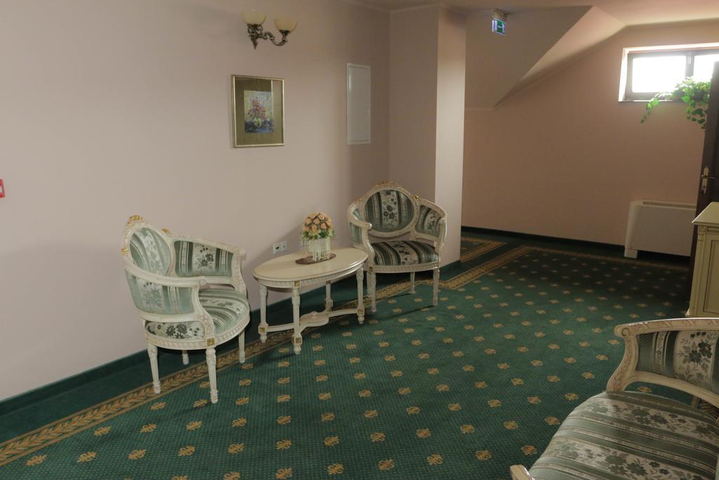 Hotel Slavia Salonta Exteriér fotografie