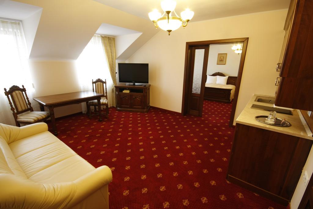 Hotel Slavia Salonta Exteriér fotografie