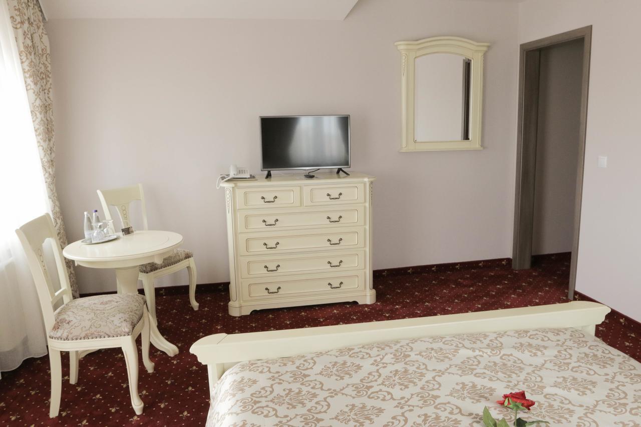 Hotel Slavia Salonta Exteriér fotografie